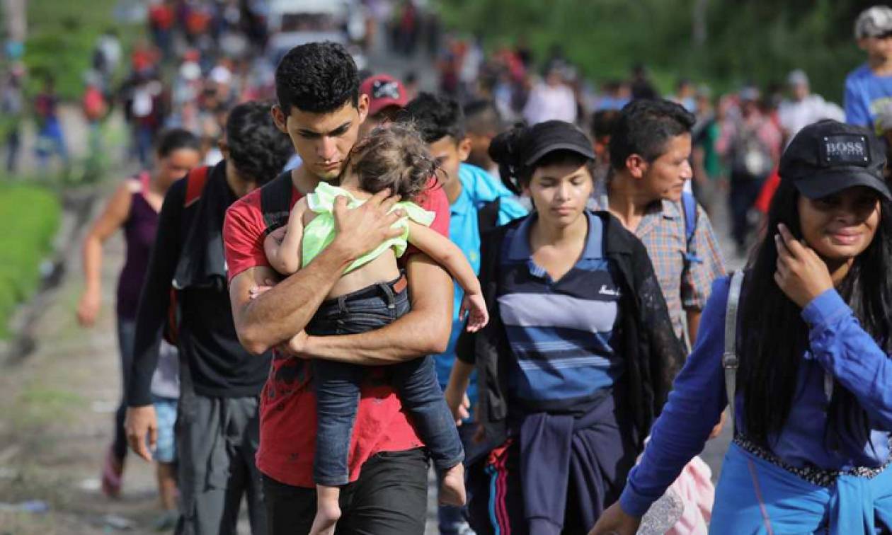 Περίπου 1.500 μετανάστες από το Ελ Σαλβαδόρ εισήλθαν από τη Γουατεμάλα στο Μεξικό
