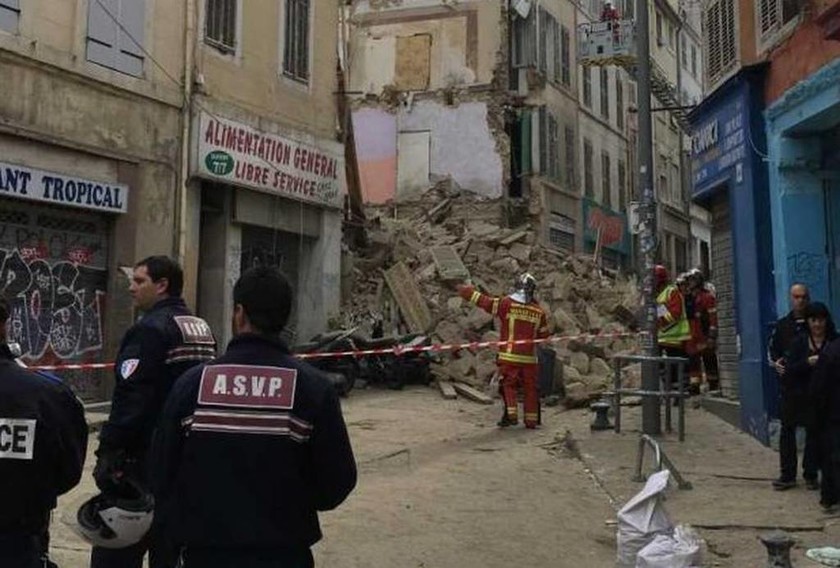 ΕΚΤΑΚΤΟ - Συναγερμός στη Γαλλία: Κατέρρευσε κτήριο στη Μασσαλία