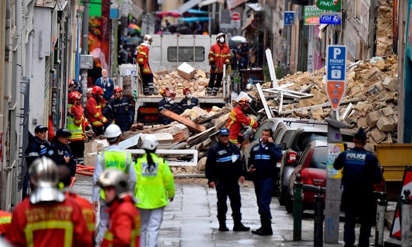 Γαλλία: Ανέσυραν νεκρό κάτω από τα ερείπια των κτηρίων που κατέρρευσαν – Φόβοι για περισσότερα θύμα