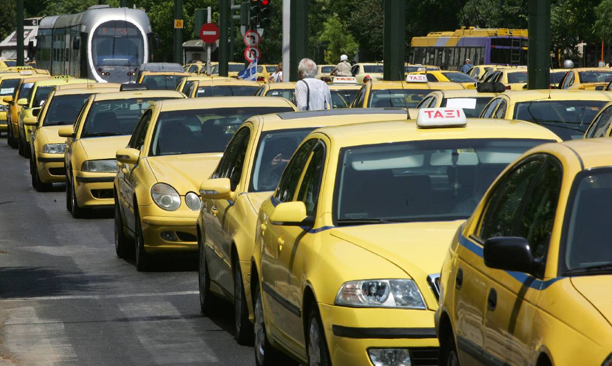 Χωρίς ταξί την Πέμπτη: Χειρόφρενο για 12 ώρες από τους οδηγούς