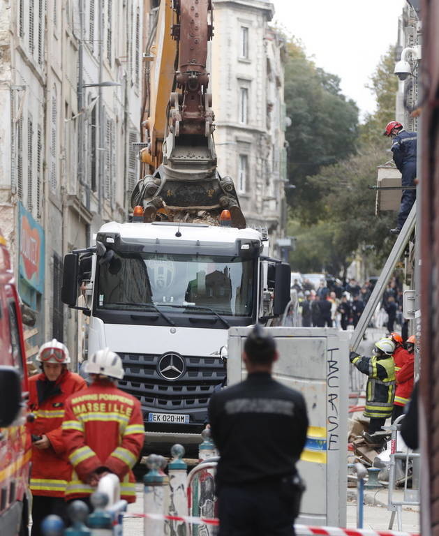 Μασσαλία: Φόβοι για ντόμινο κατάρρευσης κτηρίων καθώς οι νεκροί αυξάνονται (pics+vid)