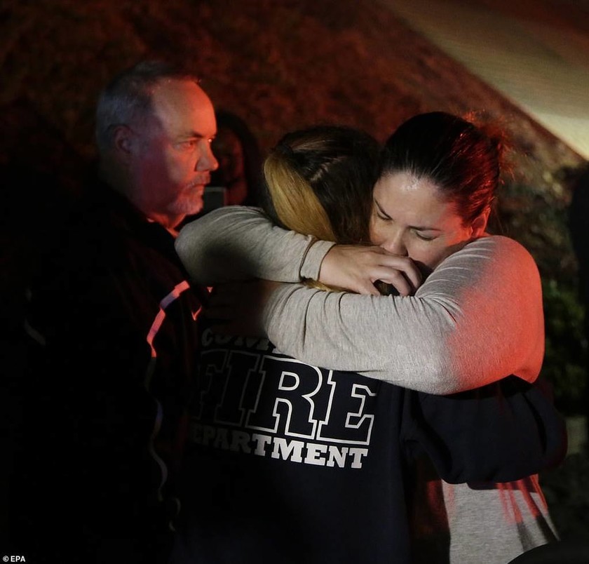 Μακελειό στις ΗΠΑ: Τουλάχιστον 11 οι νεκροί της ένοπλης επίθεσης σε μπαρ της Καλιφόρνια (Pics+Vids)