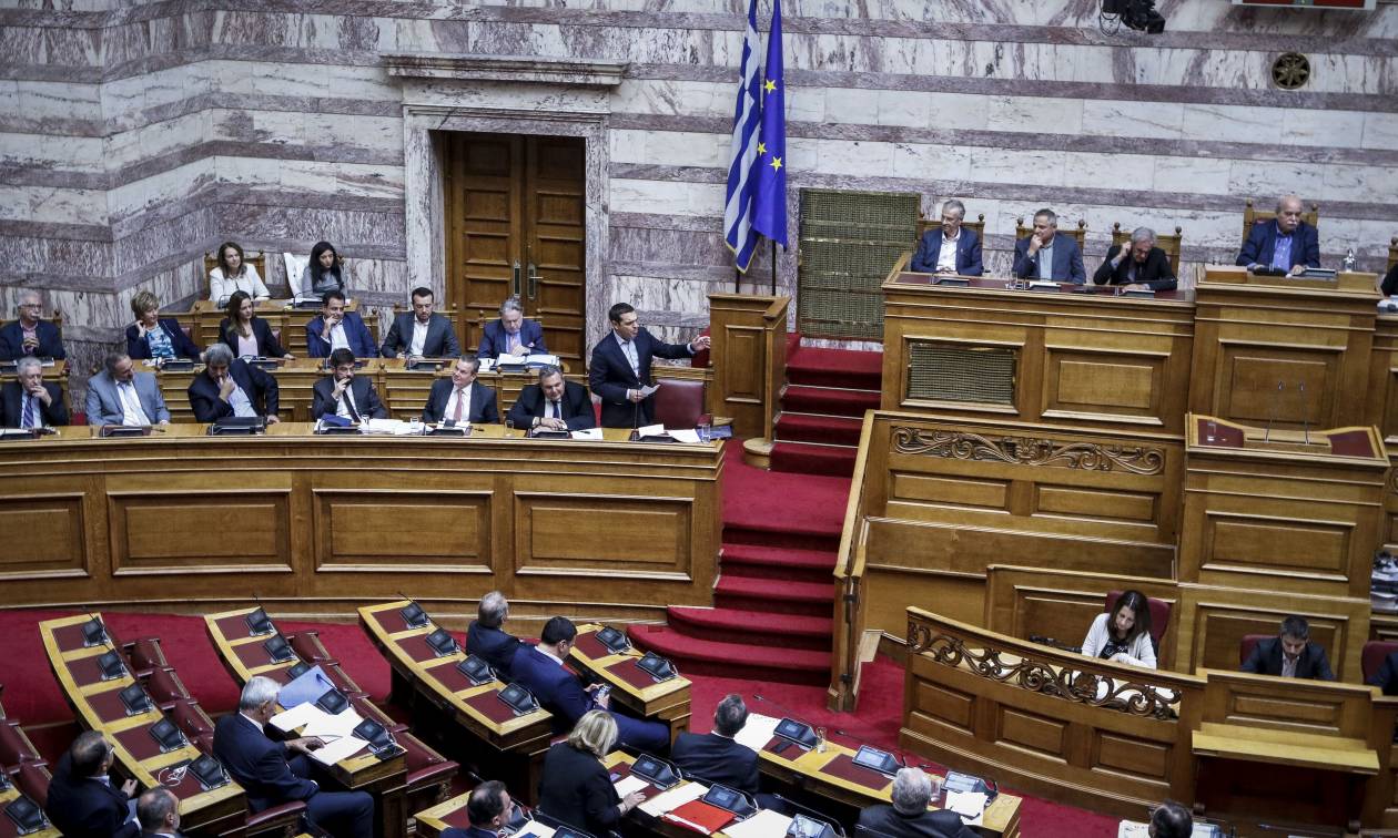 Βουλή: Υπερψηφίστηκε η τροπολογία για τα αναδρομικά