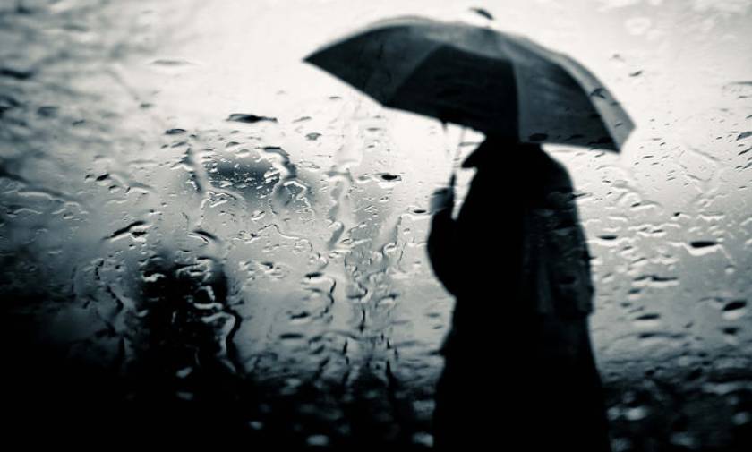 Καιρός: Βροχές και σποραδικές καταιγίδες την Παρασκευή (8/11) - Πού θα χρειαστείτε ομπρέλα