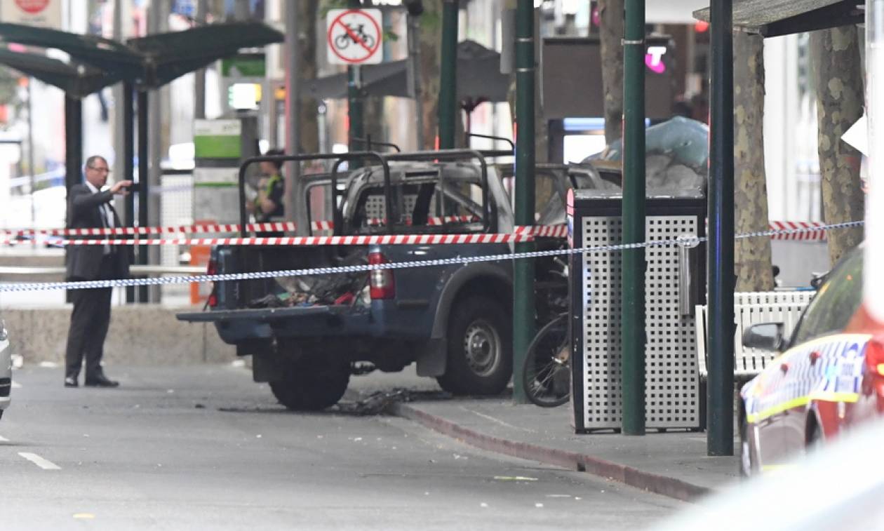 Ο τρόμος επέστρεψε στη Μελβούρνη: Δύο νεκροί και δύο τραυματίες από επίθεση με μαχαίρι (pics&vids)