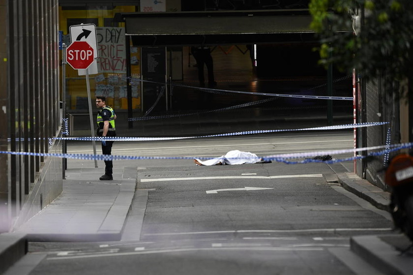 Ο τρόμος επέστρεψε στη Μελβούρνη: Δύο νεκροί και δύο τραυματίες από επίθεση με μαχαίρι
