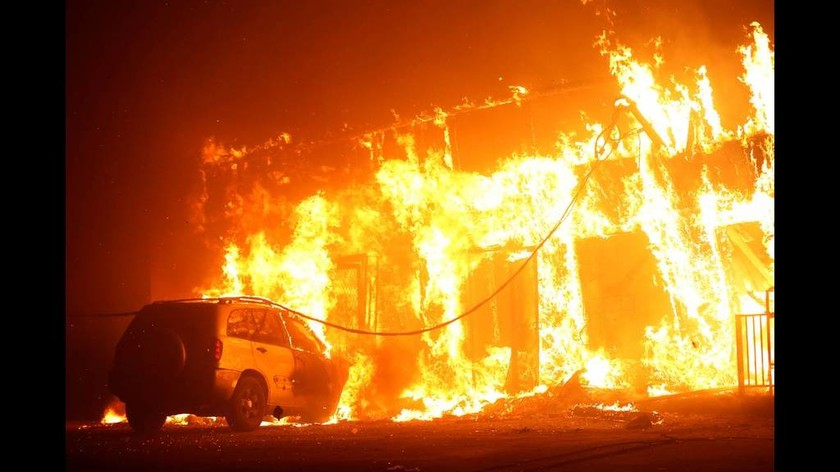 «Κόλαση» φωτιάς στην Καλιφόρνια: Τουλάχιστον εννέα νεκροί - Δεκάδες αγνοούμενοι (pics)