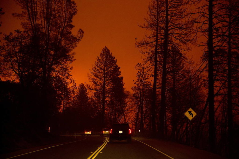 Πύρινη κόλαση στην Καλιφόρνια - Αυξάνονται δραματικά οι νεκροί από δύο πυρκαγιές (pics&vids)