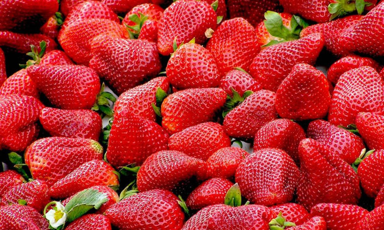 Λύθηκε το μυστήριο: Αυτή έβαζε βελόνες σε φράουλες στην Αυστραλία