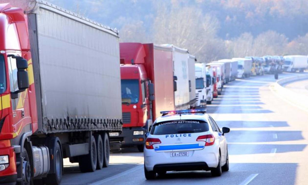 Βούλγαροι απέκλεισαν τα σύνορα στον Προμαχώνα – Εγκλωβισμένοι εκατοντάδες οδηγοί