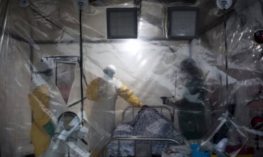 Ο εφιάλτης του Έμπολα επέστρεψε: Ξεπέρασαν τους 200 οι νεκροί στο Κονγκό