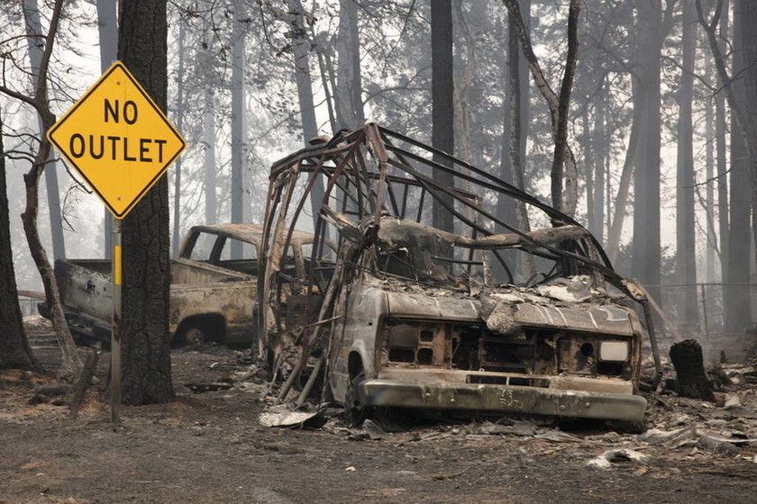 Καλιφόρνια: Θυελλώδεις άνεμοι «τρέφουν» τη φονική πυρκαγιά - Εκατοντάδες αγνοούμενοι (pics+vid)