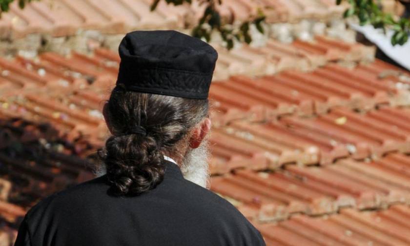 Κρήτη: Ξανά στο αυτόφωρο ο ιερέας που επιτέθηκε στους αστυνομικούς
