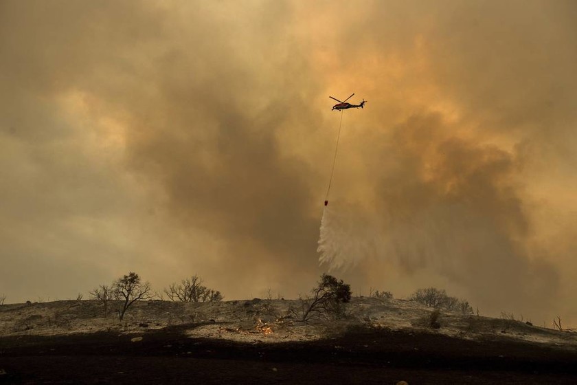 Φρίκη δίχως τέλος: Ανεξέλεγκτες οι φονικές πυρκαγιές στην Καλιφόρνια – Στους 44 οι νεκροί (Vids)