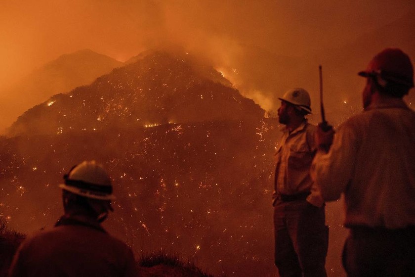 Φρίκη δίχως τέλος: Ανεξέλεγκτες οι φονικές πυρκαγιές στην Καλιφόρνια – Στους 44 οι νεκροί (Vids)