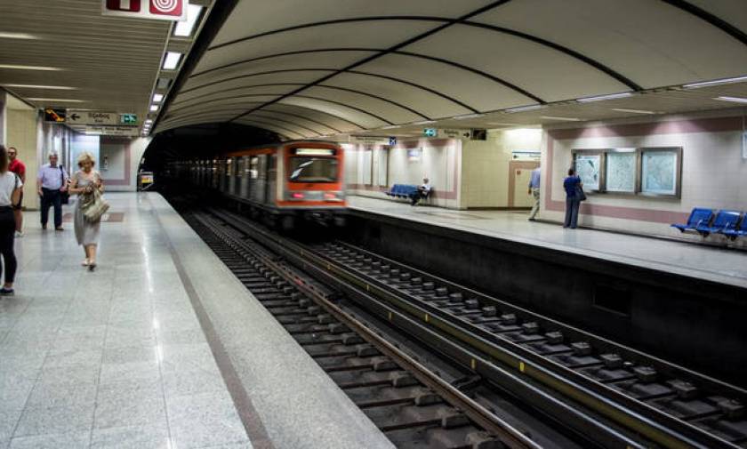 Police, firemen to use public transportation for free, Citizen Protection Min. Gerovassili says