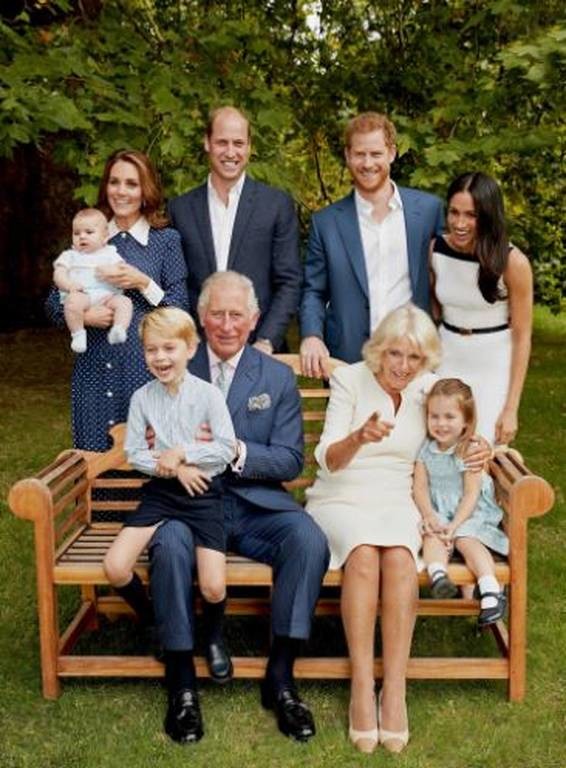 Βρετανία: Τα Ανάκτορα γιορτάζουν τα γενέθλια του πρίγκιπα Κάρολου (pics)