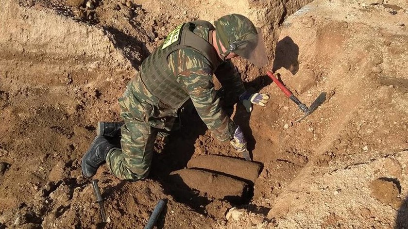Ναρκαλιευτές του στρατού εξουδετέρωσαν εννέα βόμβες στο Ίλιον