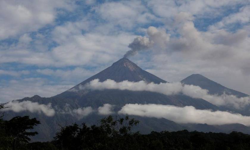 Γουατεμάλα: Το Φουέγο «βρυχάται» ξανά - Νέες εκρήξεις και τέφρα παντού (pics)