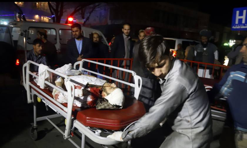 Λουτρό αίματος στην Καμπούλ: Βομβιστής αυτοκτονίας ανατινάχθηκε σε αίθουσα γάμων - 50 νεκροί (vids)