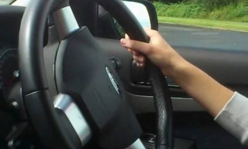 Δίπλωμα οδήγησης - Ανατροπή: Αλλάζουν τα όρια ηλικίας για τους οδηγούς