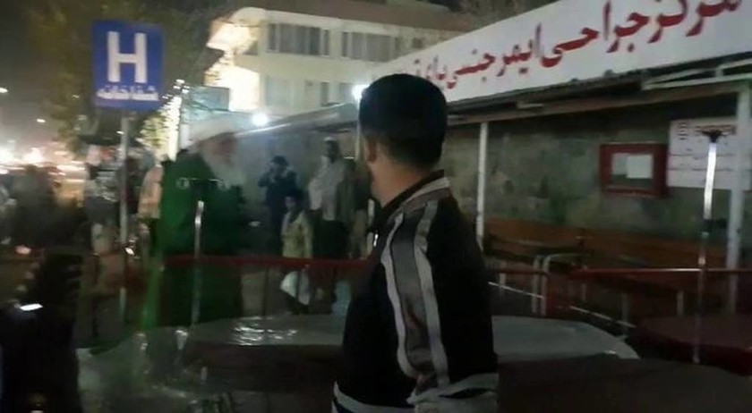 Καμπούλ: Δείτε καρέ καρέ τη στιγμή που ο βομβιστής αυτοκτονίας ανατινάζεται στην αίθουσα γάμων