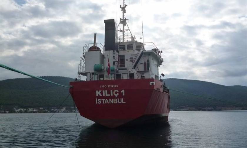 Υπό έλεγχο η πυρκαγιά στο τουρκικό φορτηγό πλοίο κοντά στο Ταίναρο