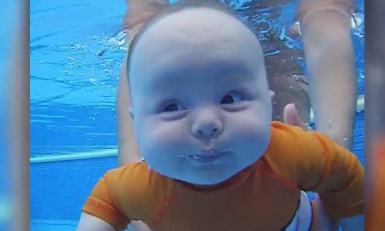 Μωρό 15 εβδομάδων κολυμπά… μόνο του (vid)