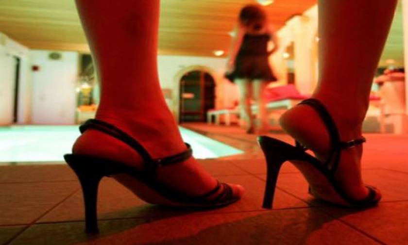 Κύκλωμα εξέδιδε γυναίκες κλείνοντας ερωτικά ραντεβού μέσω διαδικτύου