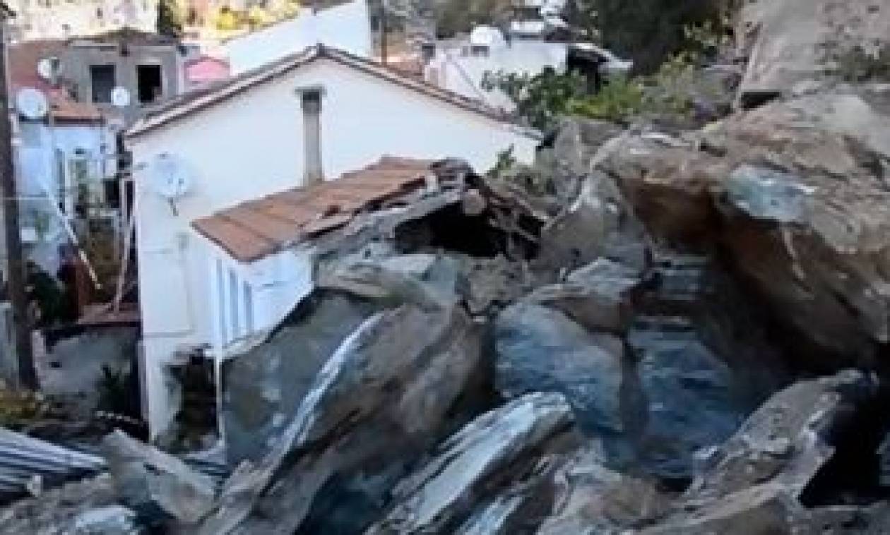 Μυτιλήνη: Συγκλονιστικές εικόνες από κατολίσθηση βράχων που «κατάπιαν» σπίτια (pics-vid)