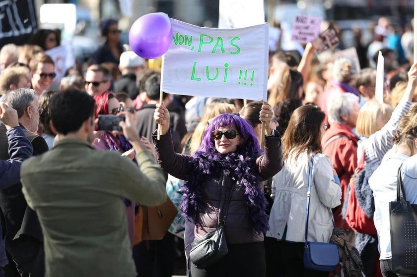 Γαλλία: Δεκάδες χιλιάδες διαδηλωτές στους δρόμους κατά της σεξιστικής και σεξουαλικής βίας (vids)