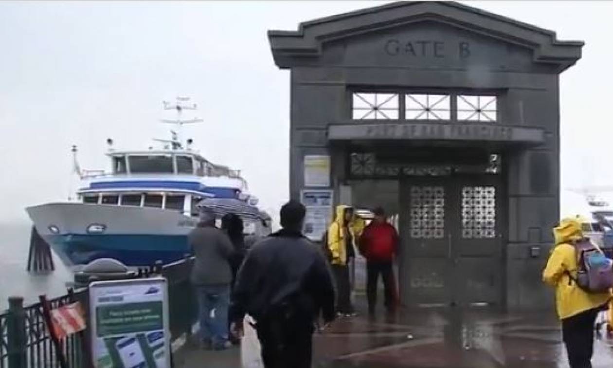 Απίστευτο βίντεο: Η στιγμή που πλοίο πέφτει πάνω σε προβλήτα στο Σαν Φρανσίσκο (vid)