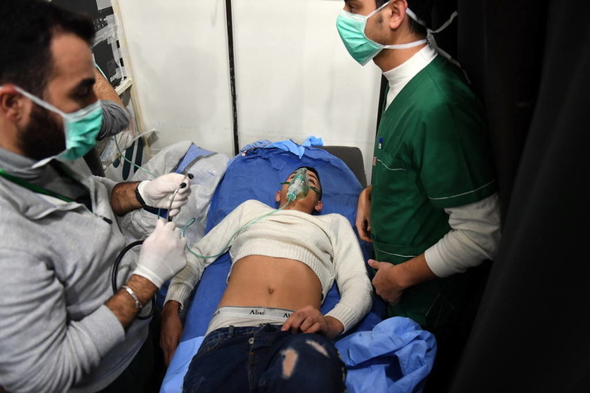 Ανθρώπινα κτήνη! Βομβάρδισαν με χημικά το Χαλέπι – Τουλάχιστον 107 άνθρωποι με συμπτώματα ασφυξίας