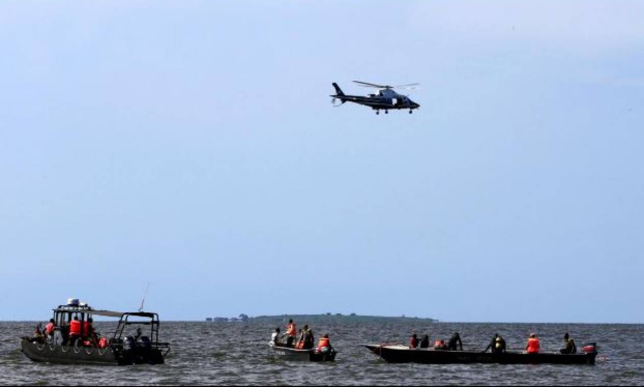 Τραγωδία: Βυθίστηκε τουριστικό σκάφος – Είχε χωρητικότητα 50 ατόμων και το φόρτωσαν με 120 (Vid)