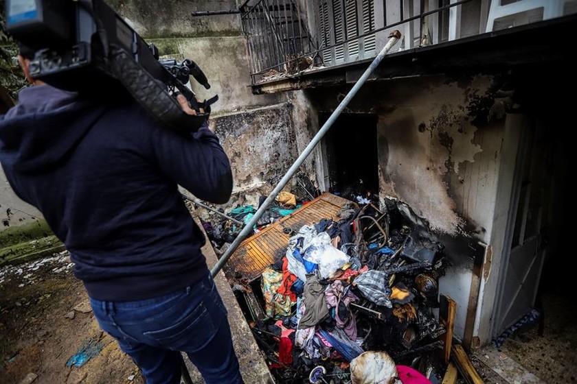 Τραγωδία στο κέντρο της Αθήνας: Νεκρά δύο άτομα από φωτιά σε διαμέρισμα (pics)