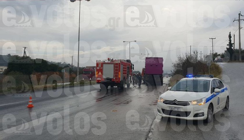 Βόλος: Φορτηγό τυλίχθηκε στις φλόγες (φωτο)