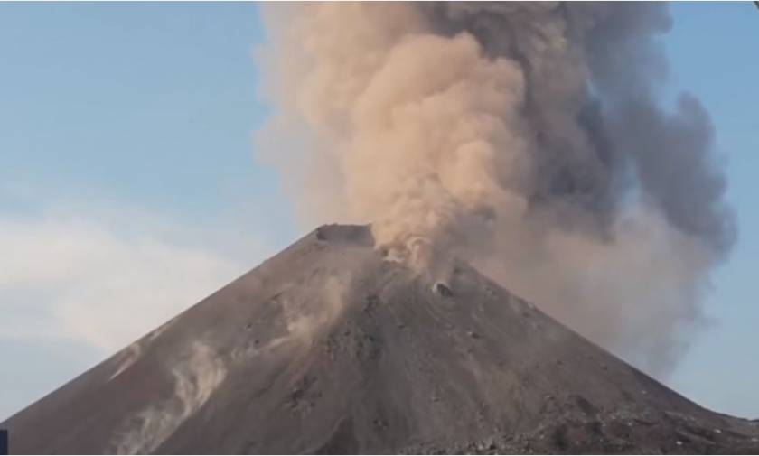 Εντυπωσιακό βίντεο: Το ηφαίστειο Krakatau σε όλο του το.... θυμωμένο μεγαλείο!