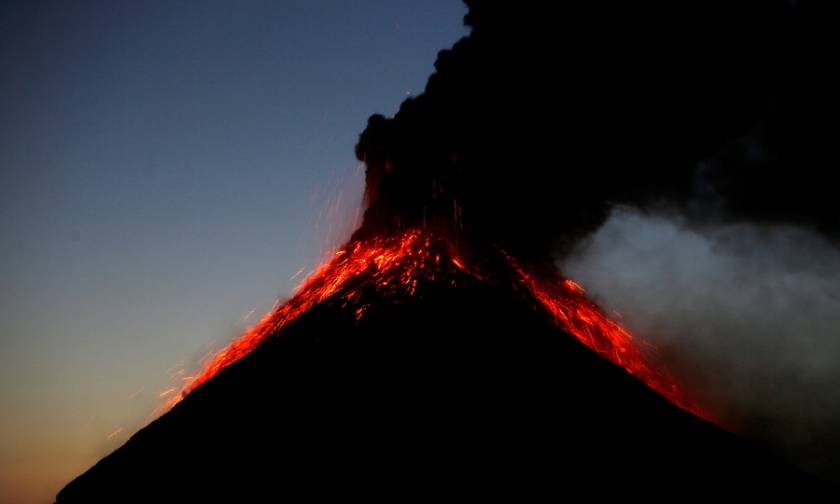 Εντυπωσιακές εικόνες από την έκρηξη του ηφαιστείου Fuego στη Γουατεμάλα (pics)