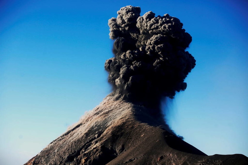 Εντυπωσιακές εικόνες από την έκρηξη του ηφαιστείου Fuego της Γουατεμάλα