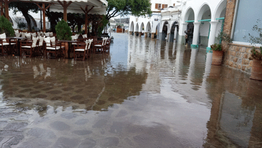 Καιρός: Πλημμύρες και κατολισθήσεις στην Πάτμο (pics)