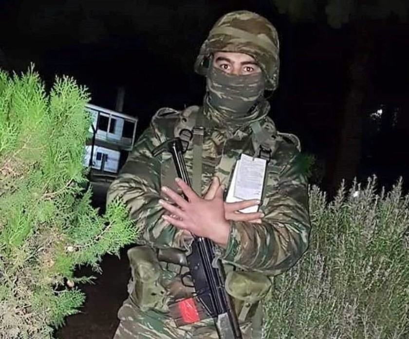 «Σκότωσε και κανέναν Έλληνα» - Σάλος στο Στρατό με φαντάρο που σχηματίζει τον αλβανικό αετό