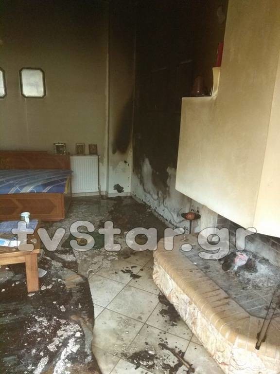 Αταλάντη: Συναγερμός στην πυροσβεστική - Σπίτι τυλίχθηκε στις φλόγες (pics)