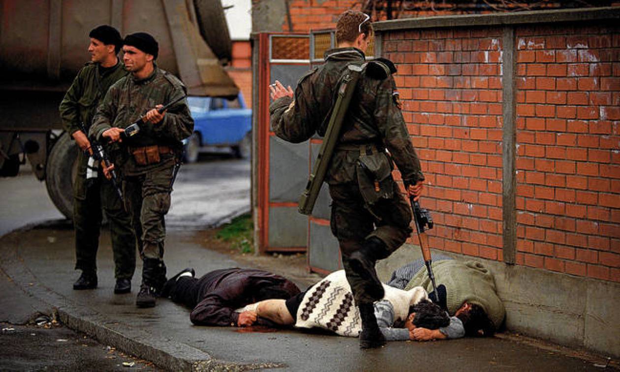 Οργή στη Σερβία: Απήλλαξαν Βόσνιο μουσουλμάνο για την εκτέλεση Σέρβων αιχμαλώτων πολέμου (Vids)