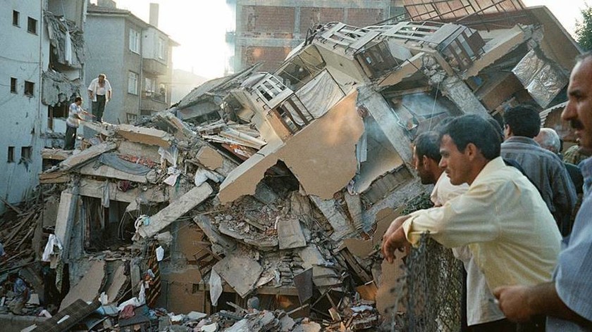 «Βιβλική καταστροφή»: Εφιαλτική πρόβλεψη για σεισμό – μαμούθ που θα γκρεμίσει την Αγιά Σοφιά (Pics)
