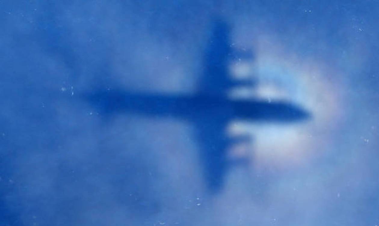 Τρόμος στον αέρα: «Σοβαρή και σπάνια» η βλάβη στο αεροσκάφος της Μέρκελ (Pics+Vid)