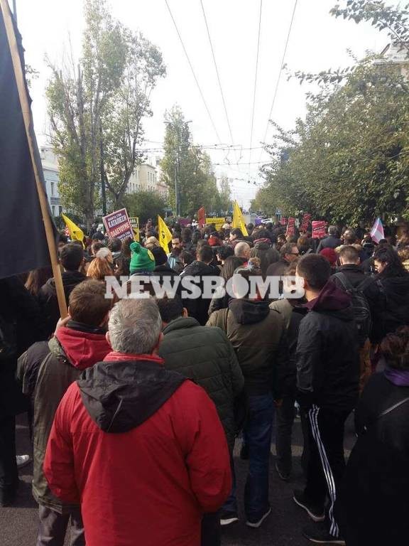 ΤΩΡΑ: Πορεία διαμαρτυρίας για τον Ζακ Κωστόπουλο - Κλειστή η Αλεξάνδρας (pics)
