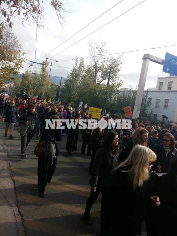 ΤΩΡΑ: Πορεία διαμαρτυρίας για τον Ζακ Κωστόπουλο - Κλειστή η Αλεξάνδρας (pics)