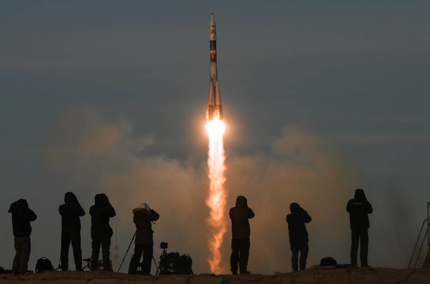 Αγωνία τέλος! Ο πύραυλος Σογιούζ προσδέθηκε με επιτυχία στον Διεθνή Διαστημικό Σταθμό (Pics)