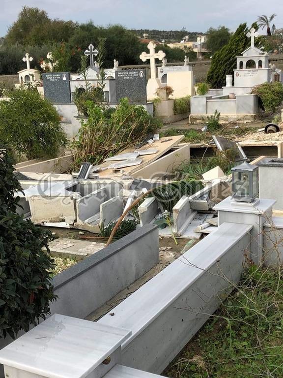 Κύπρος: Εικόνες βιβλικής καταστροφής από την κακοκαιρία (pics)