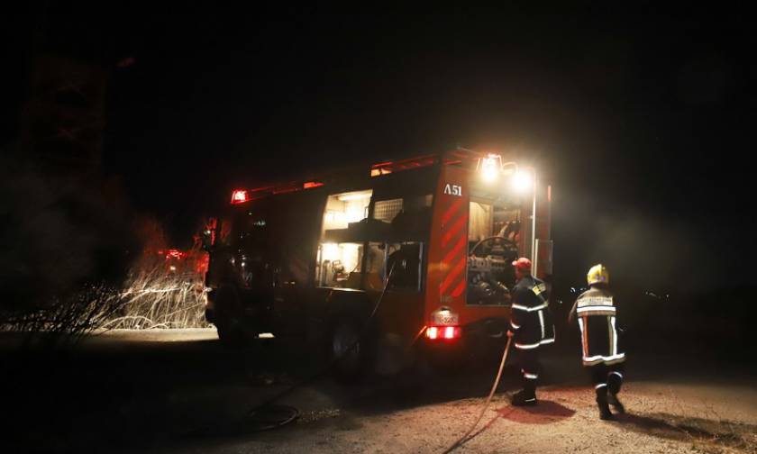 Φωτιά στην Κρήτη: Άγνωστοι έκαψαν χωματουργικά μηχανήματα στην Ιεράπετρα (pics)